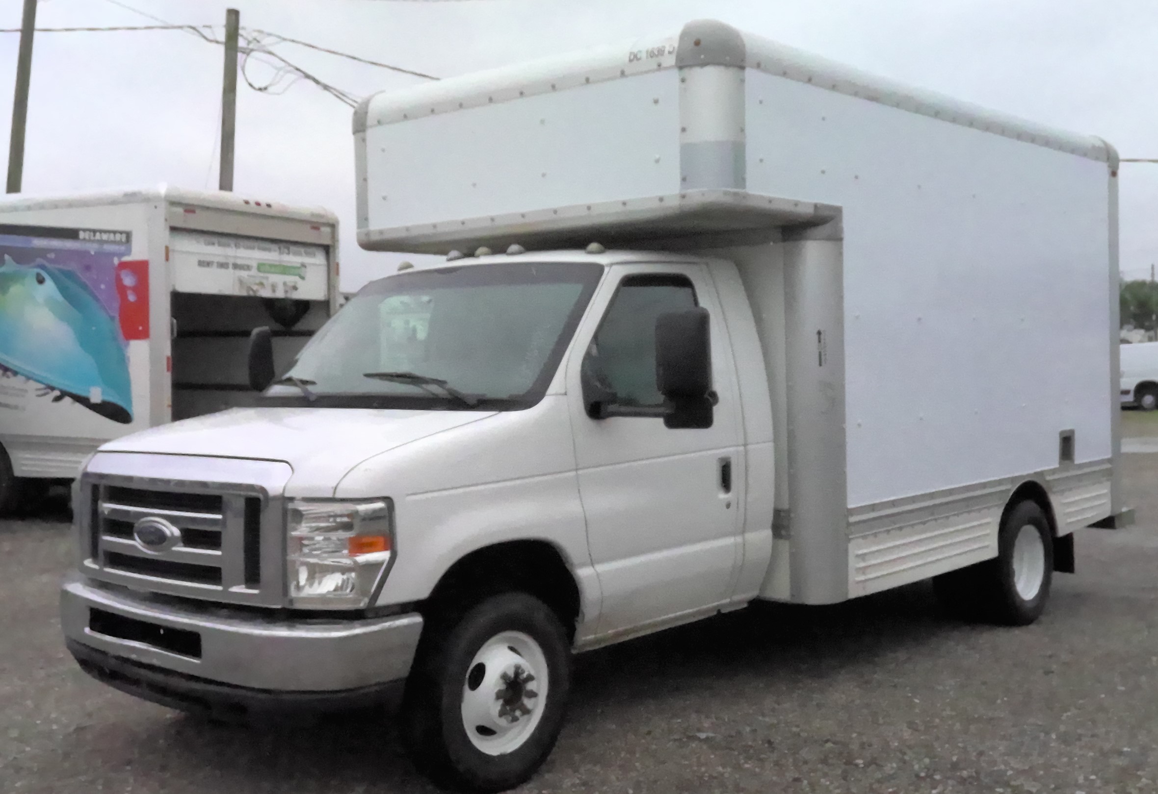 Used 2009 14 ' Box Truck for sale