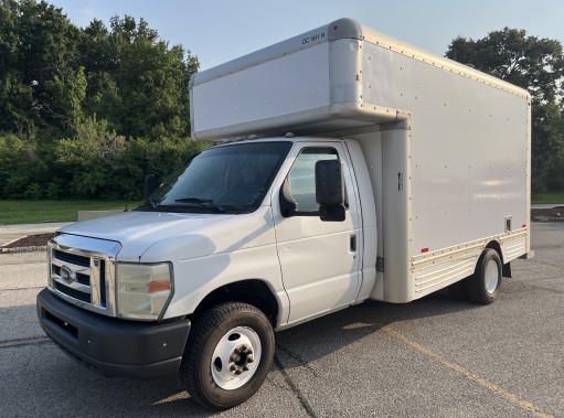 Used 2010 14 ' Box Truck for sale