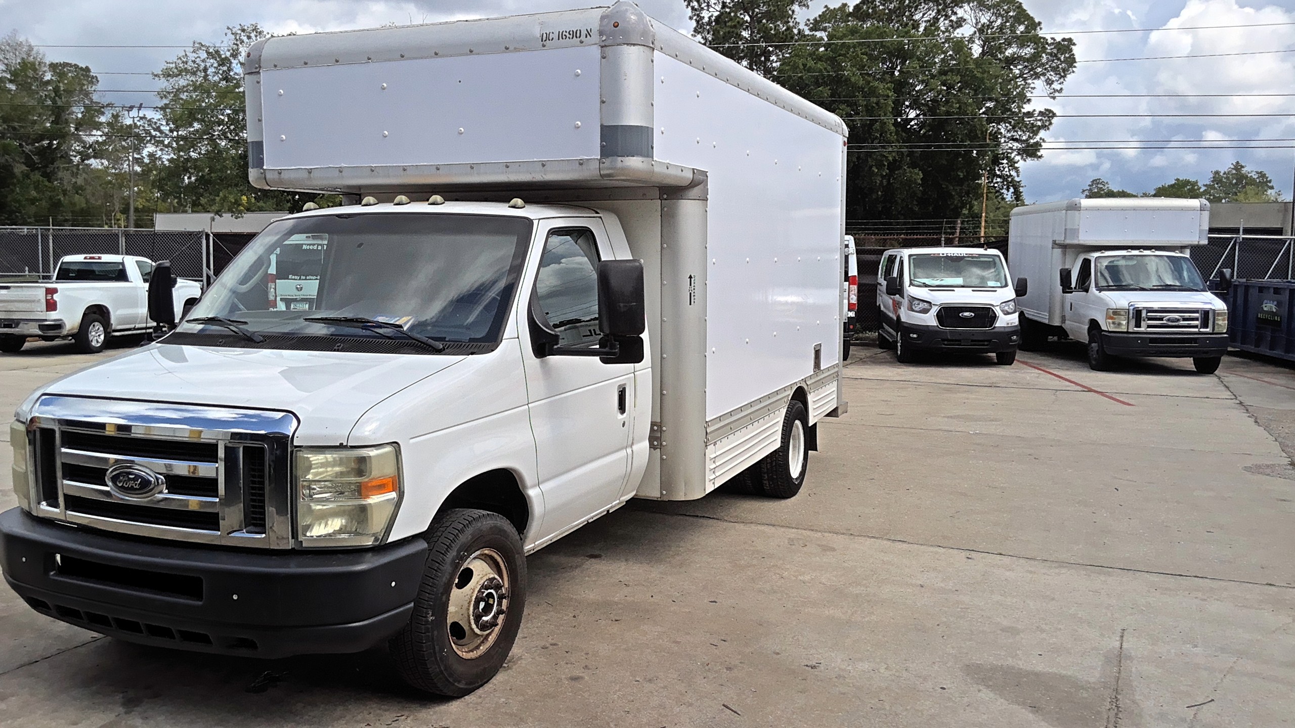 Used 2010 14 ' Box Truck for sale