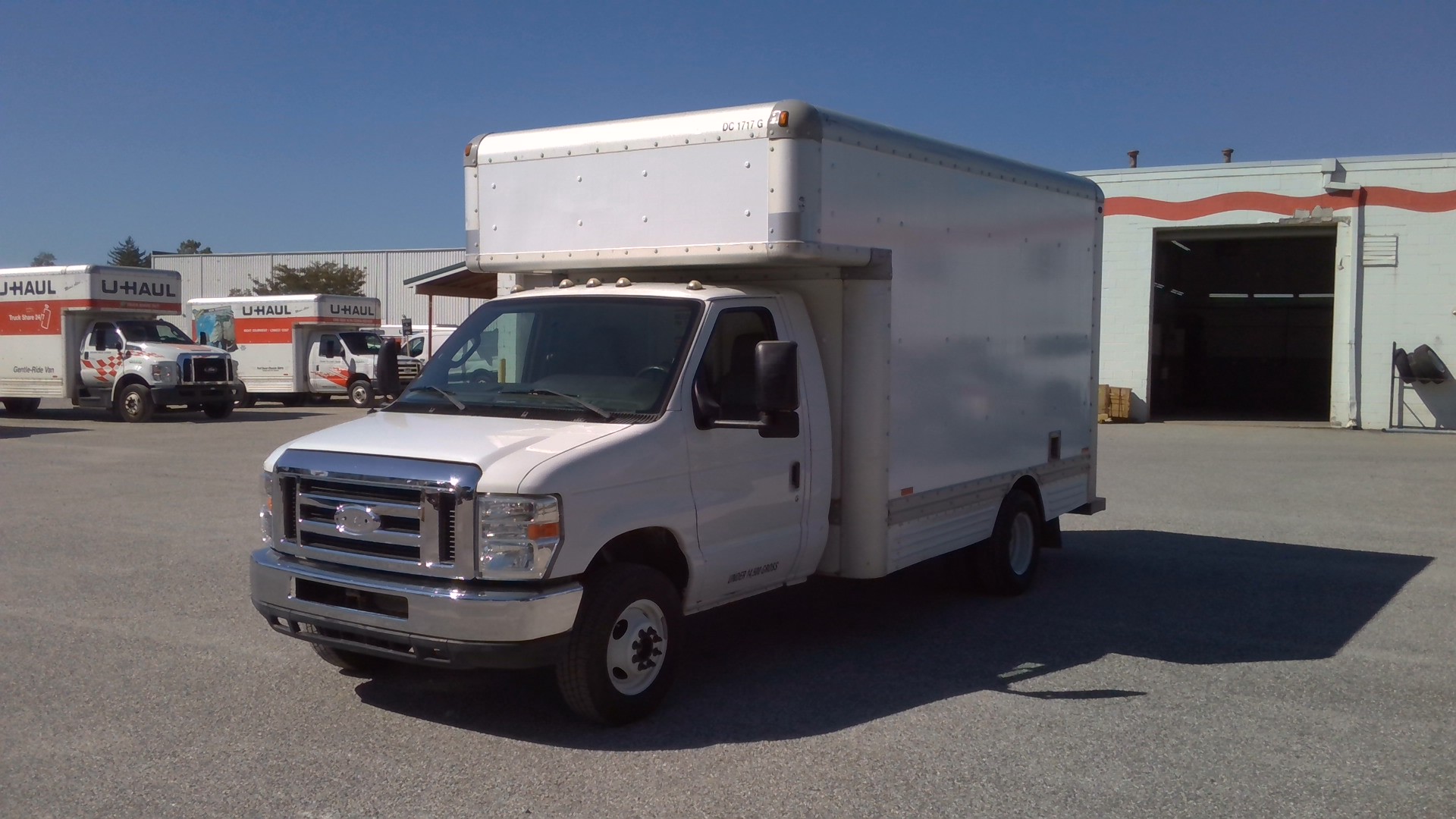 Camion usagé avec fourgon 2012 14&nbsp;pi à vendre