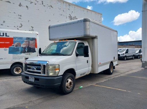 Used 2009 14 ' Box Truck for sale
