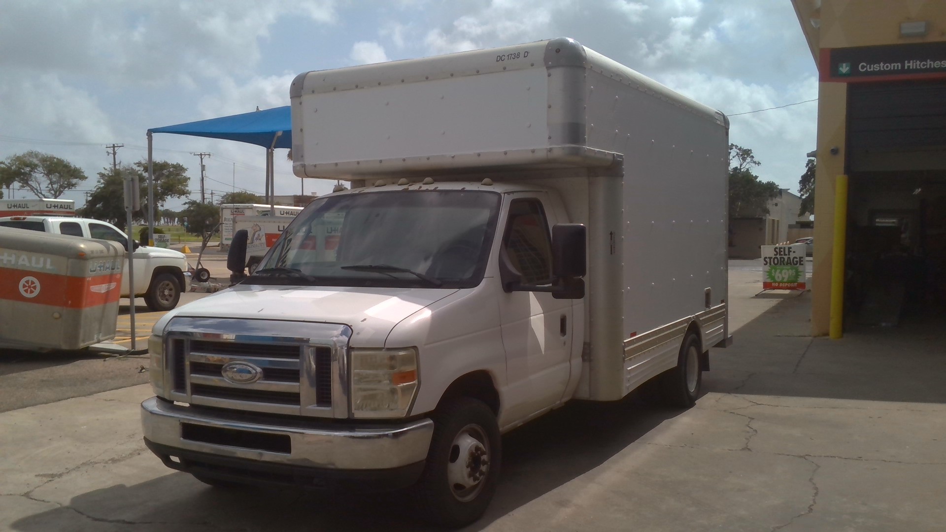 Used 2009 14 ' Box Truck for sale