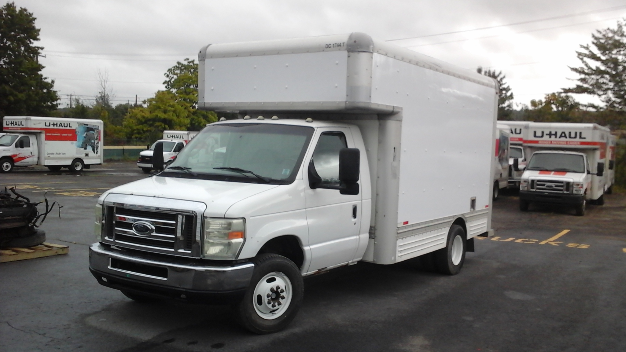 Used 2008 14 ' Box Truck for sale