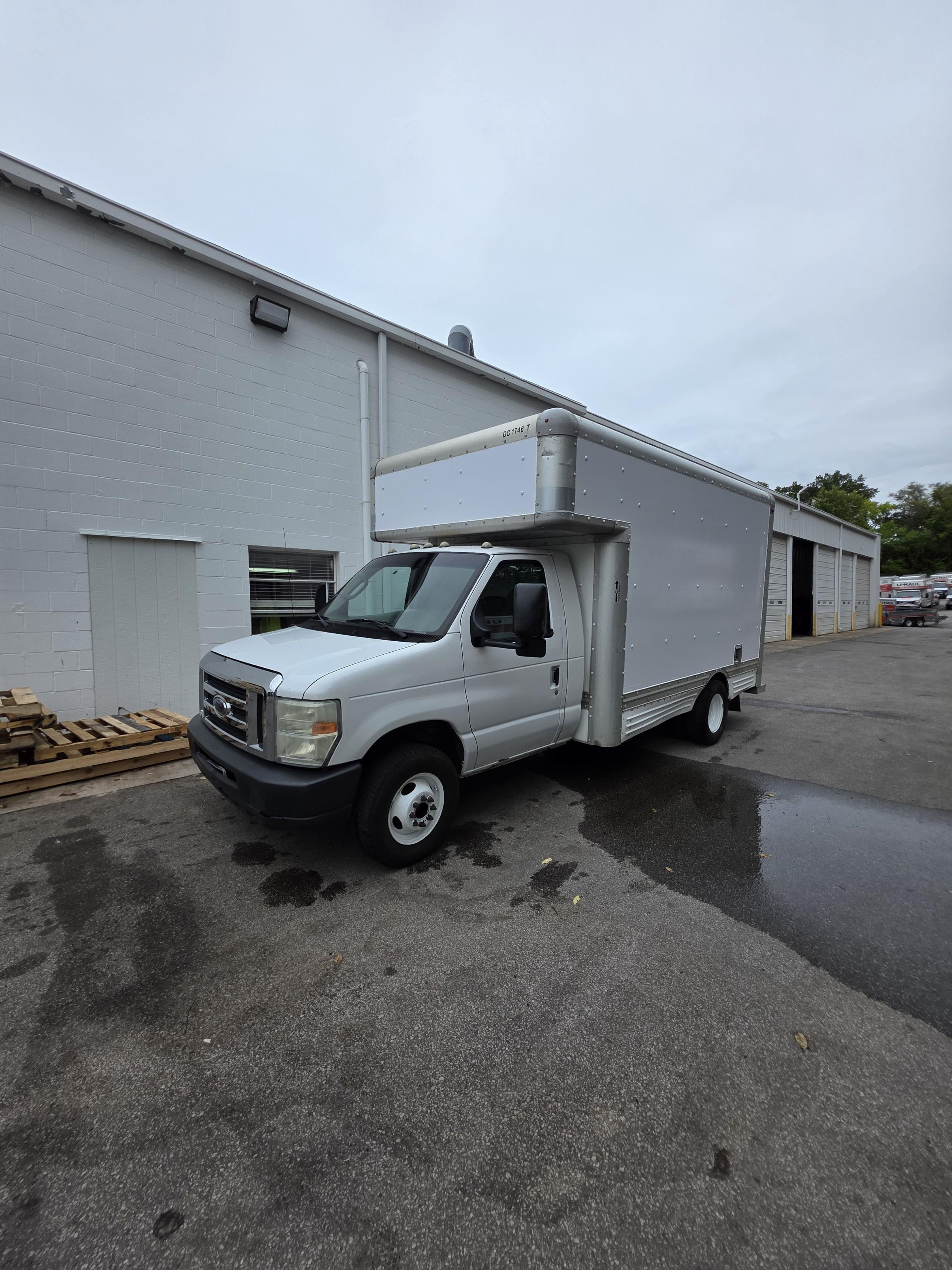 Used 2008 14 ' Box Truck for sale