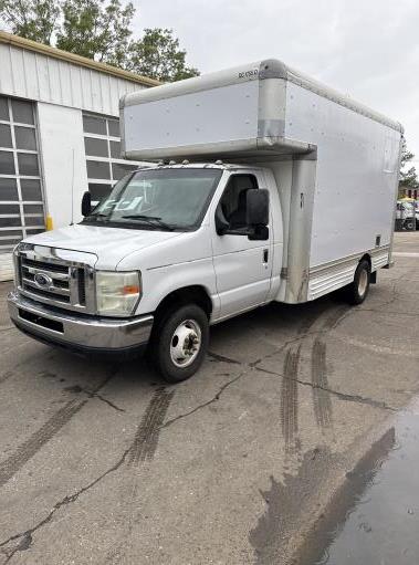 Used 2009 14 ' Box Truck for sale