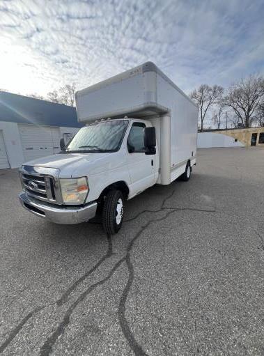 Used 2008 14 ' Box Truck for sale