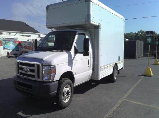 Camion usagé avec fourgon 2009 14 pi à vendre