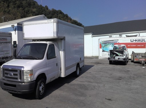 Camion usagé avec fourgon 2009 14&nbsp;pi à vendre