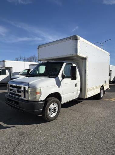 Used 2009 14 ' Box Truck for sale