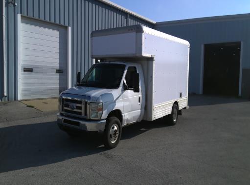 Used 2009 14 ' Box Truck for sale