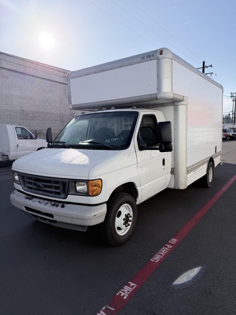 Used 2007 14 ' Box Truck for sale