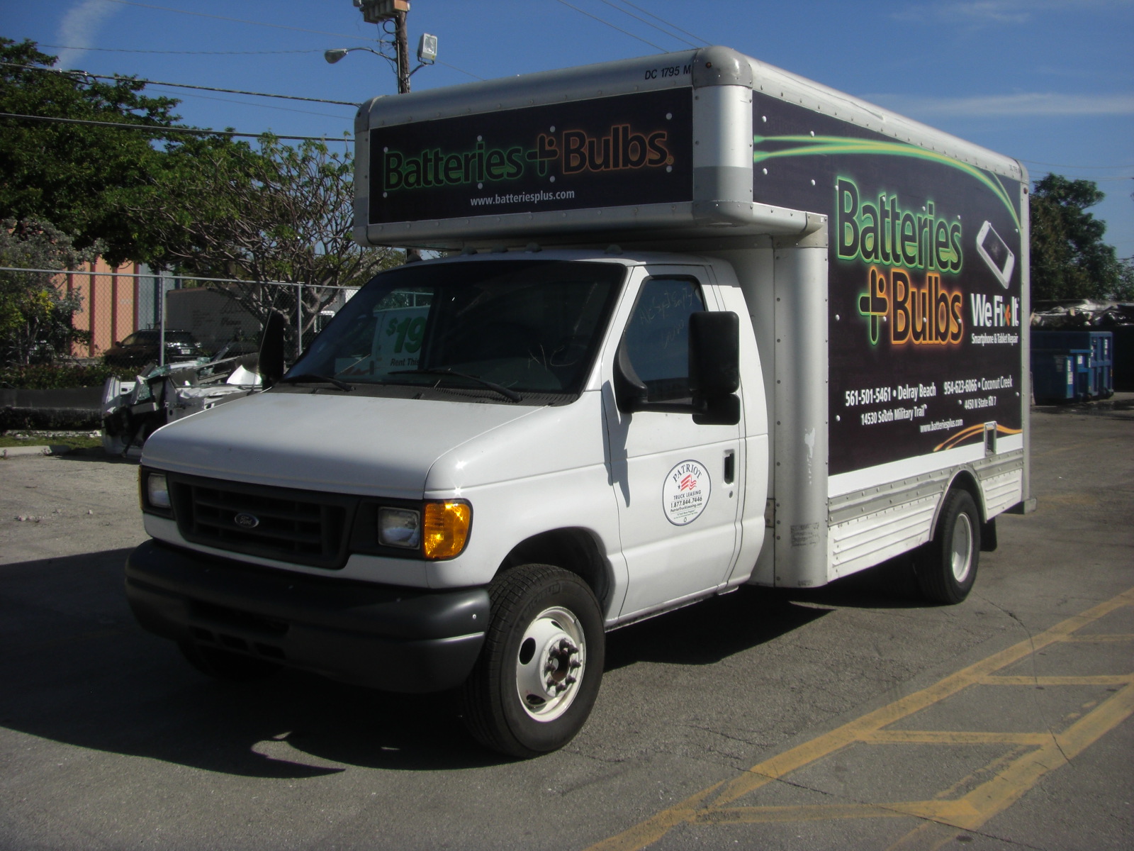 Used 2006 14 ' Box Truck for sale