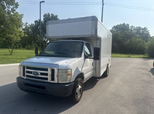 Used 2008 14 ' Box Truck for sale