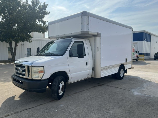 Used 2010 14 ' Box Truck for sale