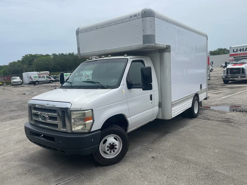 Used 2009 14 ' Box Truck for sale