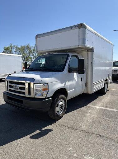 Used 2010 14 ' Box Truck for sale