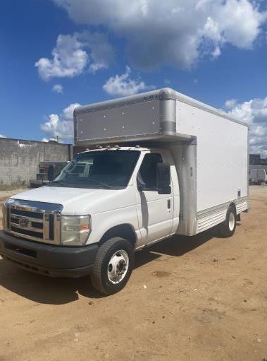 Used 2009 14 ' Box Truck for sale