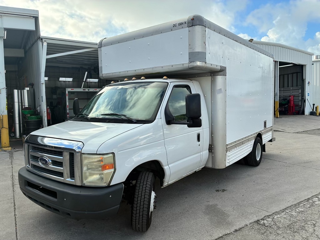 Used 2010 14 ' Box Truck for sale
