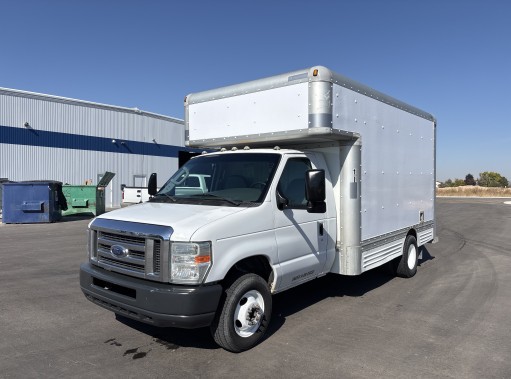 Used 2008 14 ' Box Truck for sale