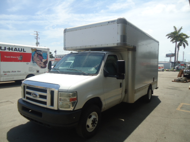 Used 2009 14 ' Box Truck for sale