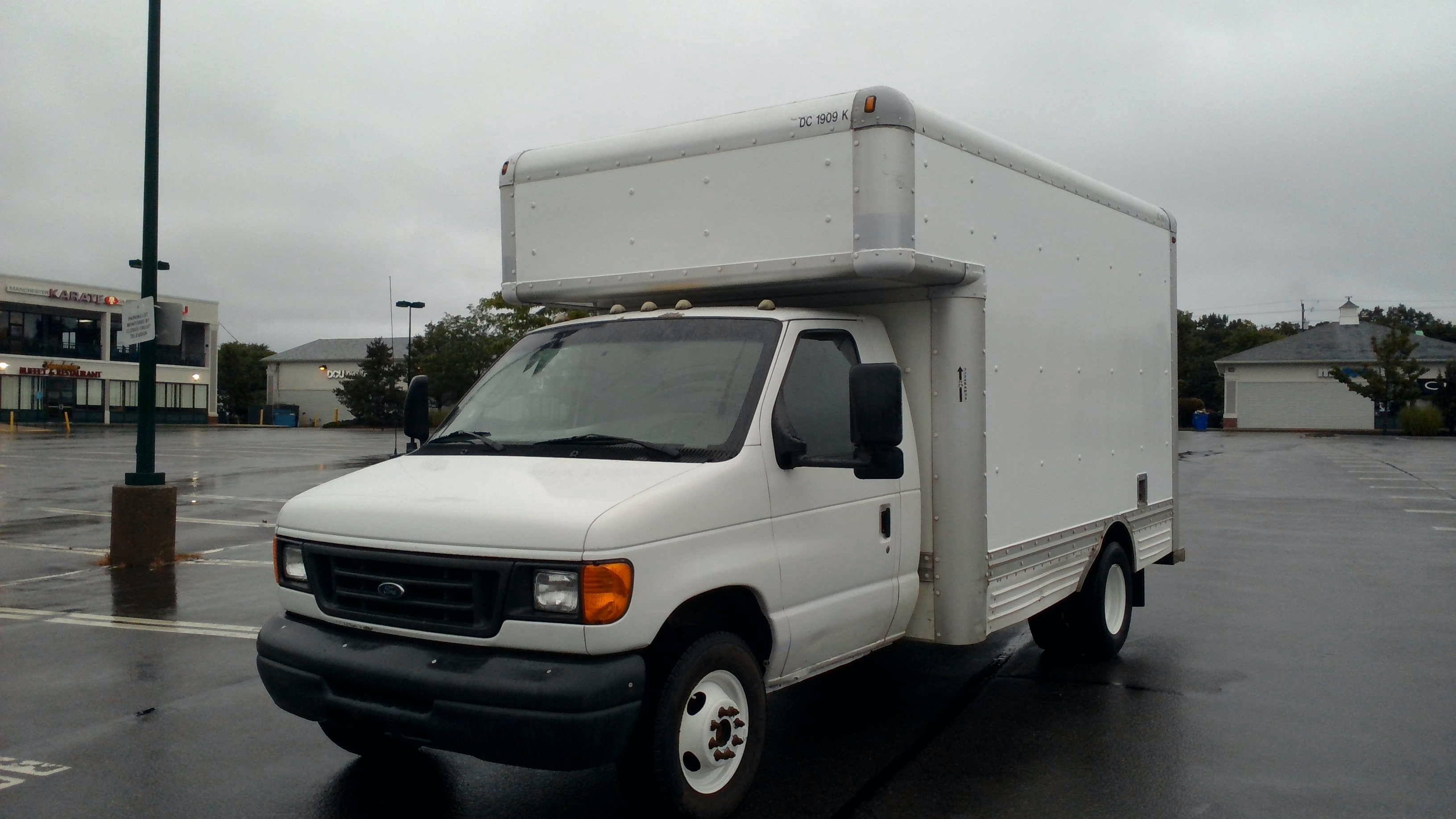 Used 2007 14 ' Box Truck for sale