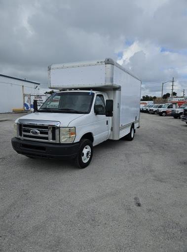 Used 2009 14 ' Box Truck for sale