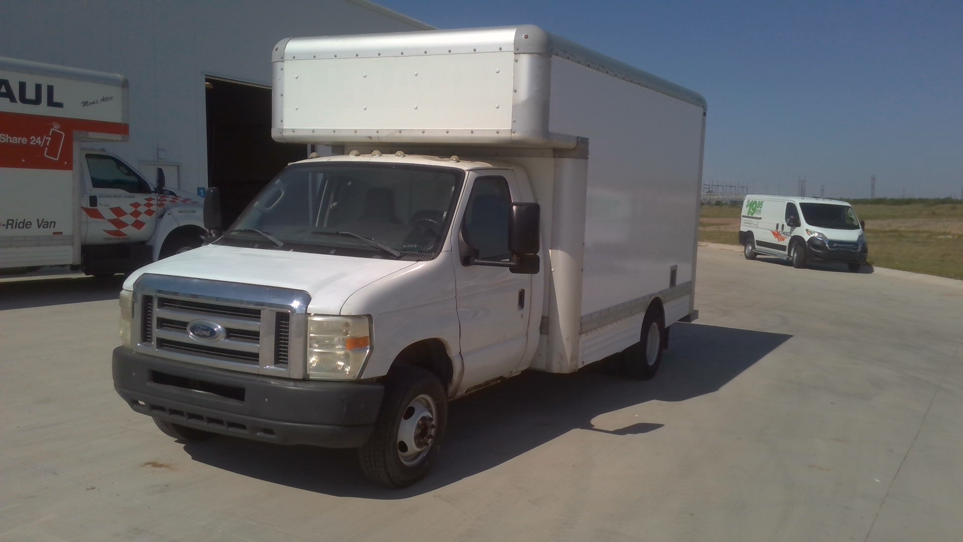 Used 2009 14 ' Box Truck for sale