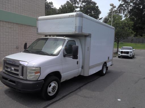 Used 2009 14 ' Box Truck for sale