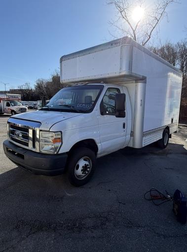 Used 2009 14 ' Box Truck for sale