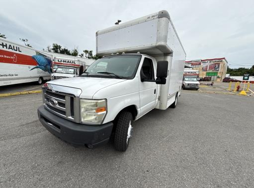 Camion usagé avec fourgon 2009 14 pi à vendre