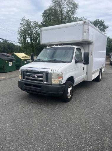 Used 2008 14 ' Box Truck for sale