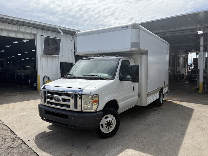 Used 2009 14 ' Box Truck for sale