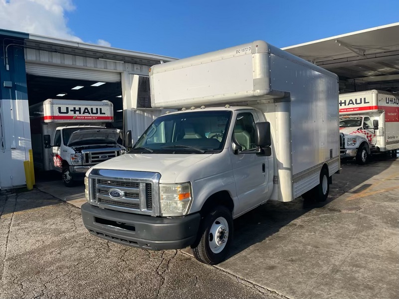 Used 2009 14 ' Box Truck for sale