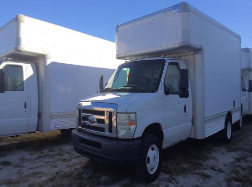 Camion usagé avec fourgon 2008 14 pi à vendre