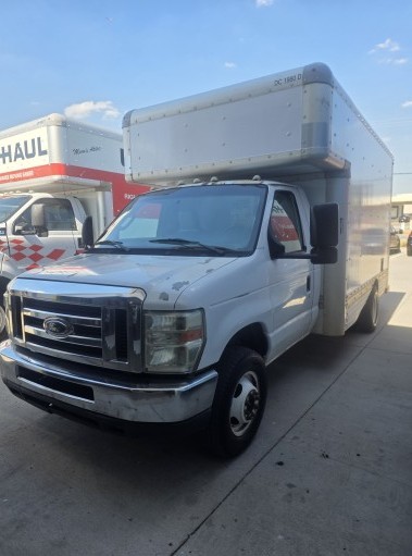 Camión con caja de 200914 ft usado a la venta