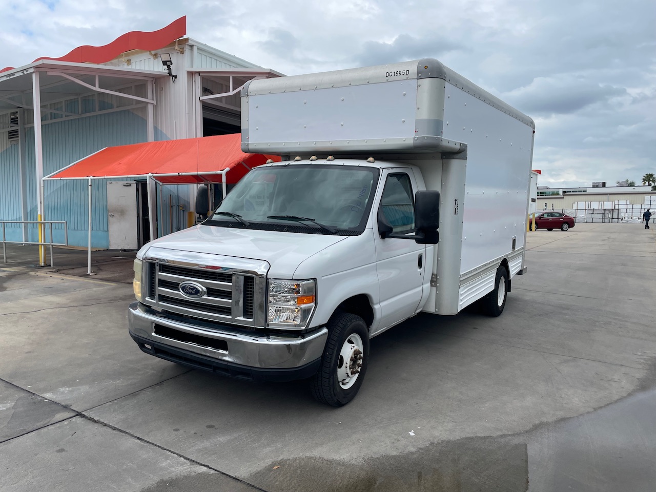 Used 2009 14 ' Box Truck for sale