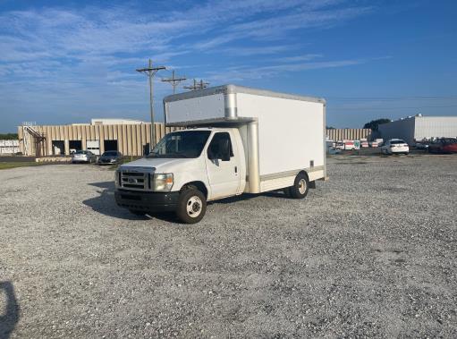Used 2008 14 ' Box Truck for sale