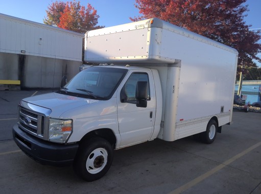 Camión con caja de 201214 ft usado a la venta