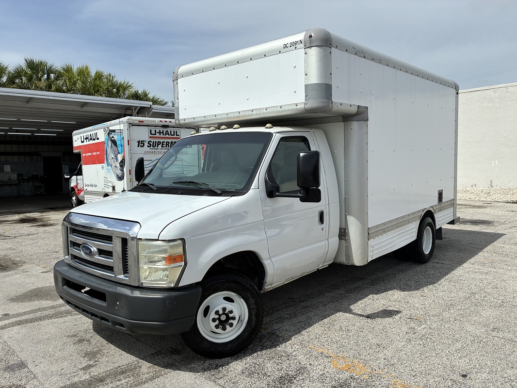 Used 2010 14 ' Box Truck for sale