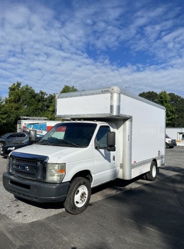 Used 2010 14 ' Box Truck for sale