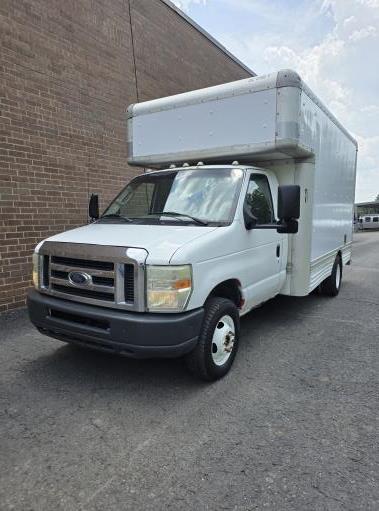 Used 2008 14 ' Box Truck for sale