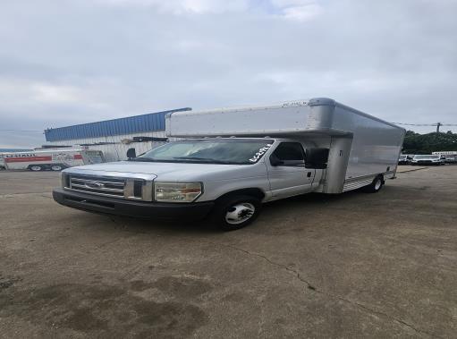 Used 2010 14 ' Box Truck for sale