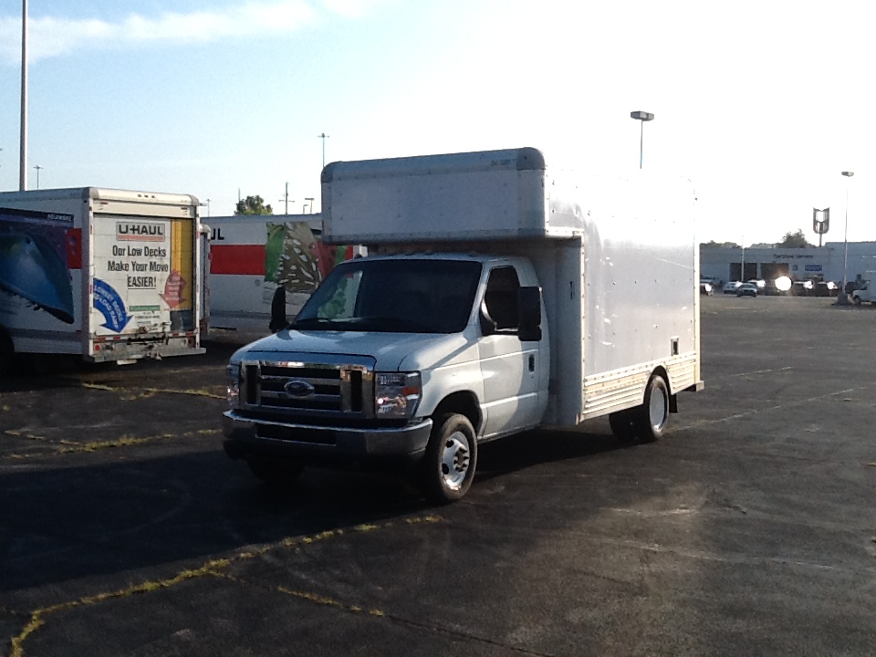 Used 2008 14 ' Box Truck for sale