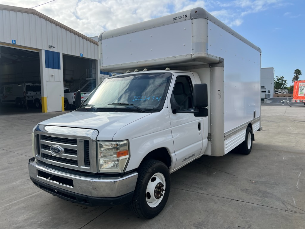 Used 2010 14 ' Box Truck for sale