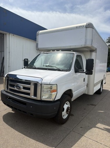 Used 2010 14 ' Box Truck for sale