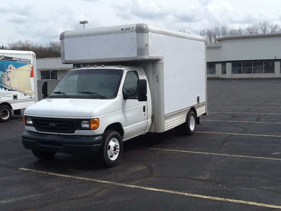 Used 2007 14 ' Box Truck for sale