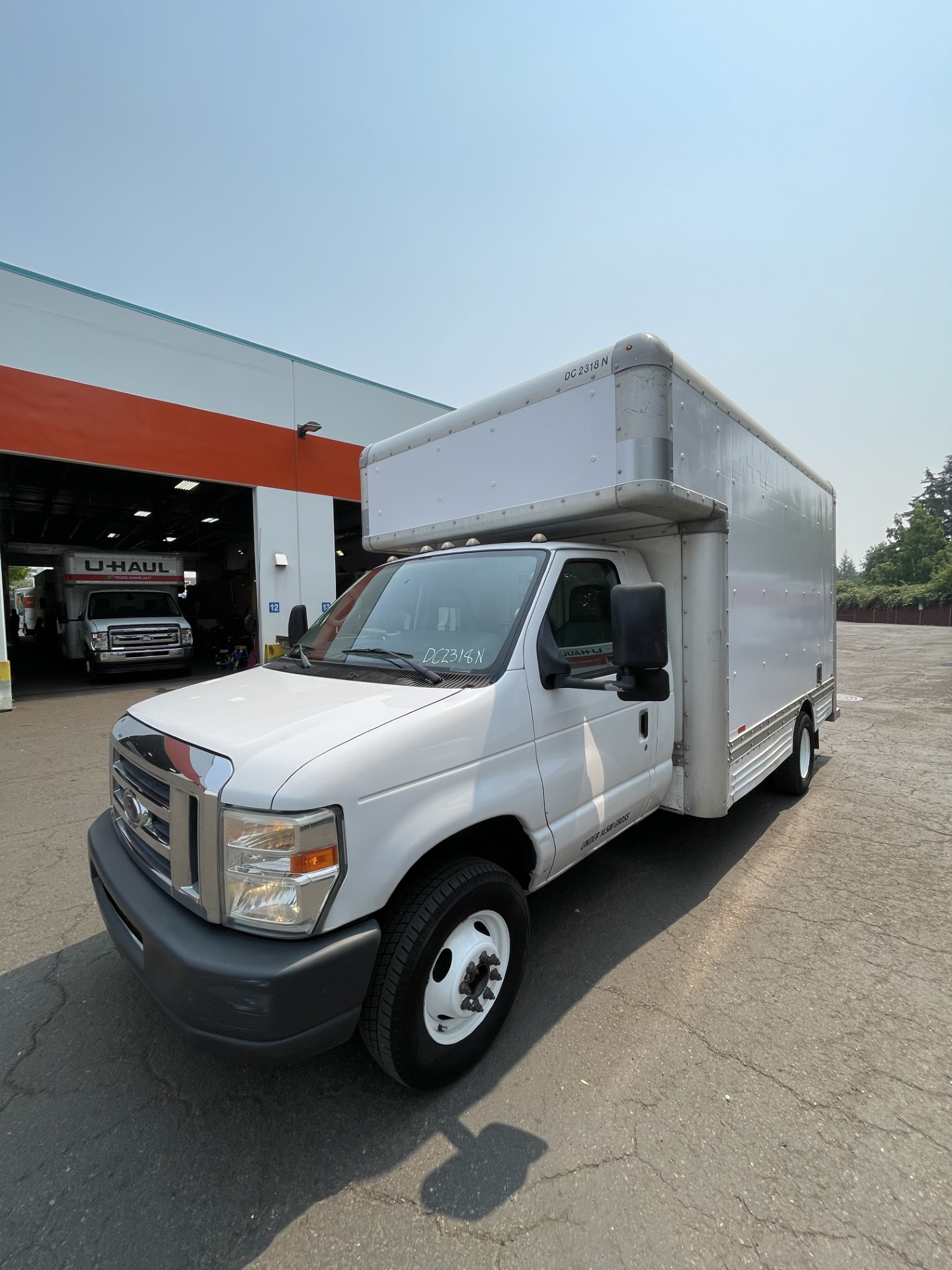 Used 2010 14 ' Box Truck for sale