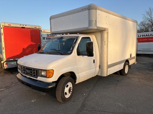 Camion usagé avec fourgon 2007 14 pi à vendre