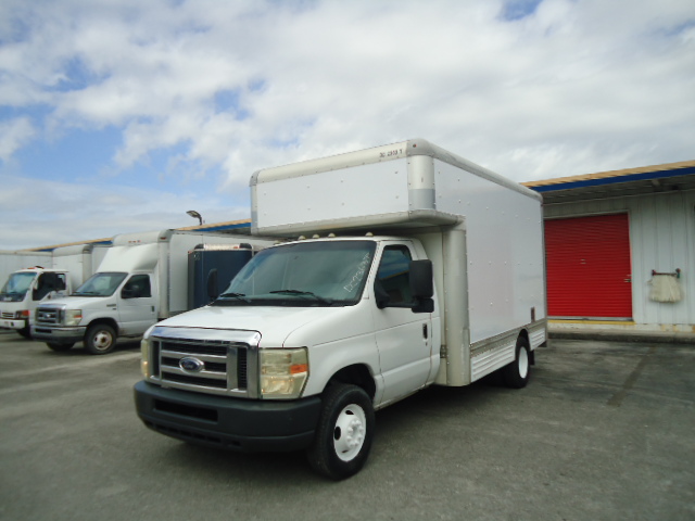 Used 2008 14 ' Box Truck for sale