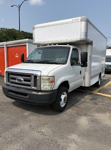 Used 2010 14 ' Box Truck for sale